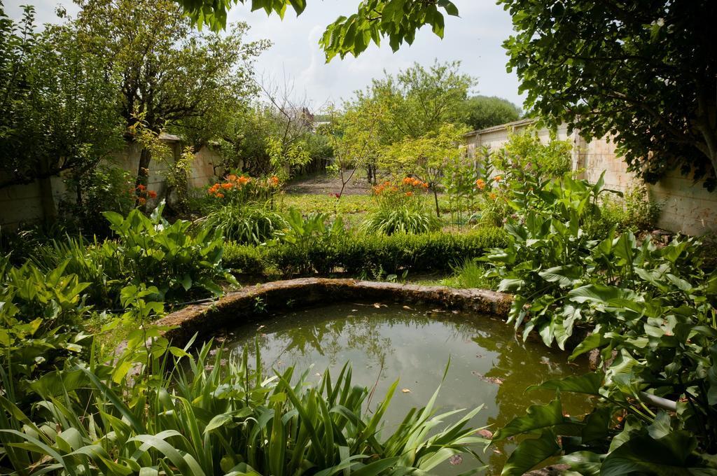Gite Des Grands Moulins De Bauge Buitenkant foto